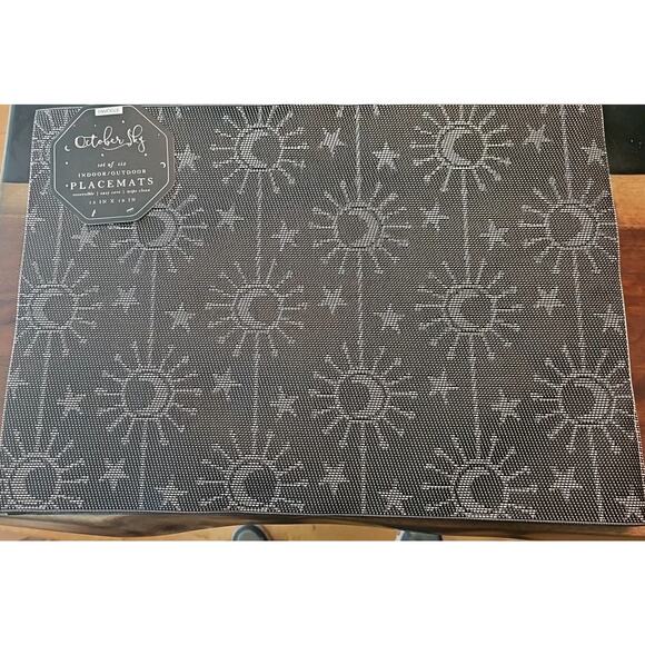 October Sky Set Of Six Indoor Outdoor Placemats 13x19 In - Picture 1 of 2